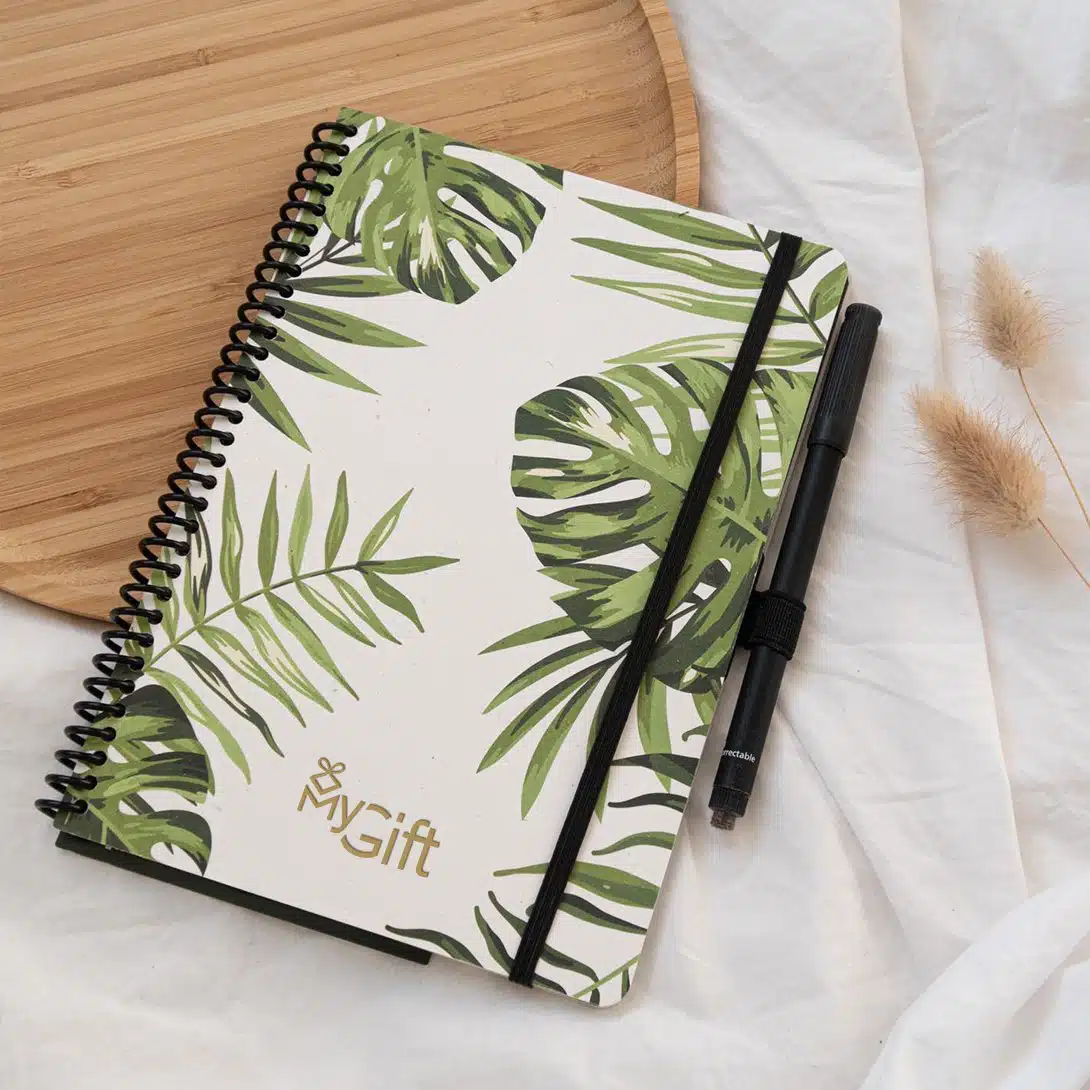 Un cahier de note d'entreprise personnalisé aux couleurs forestières et tropicales