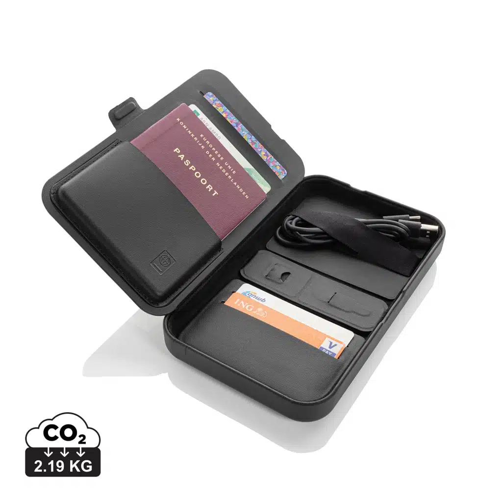 chargeurs_sans_fil_durables_swiss_peak_polyester_recyclé_noir Swiss Peak RCS recycled travel case with 3 in 1 charger - Image 1
