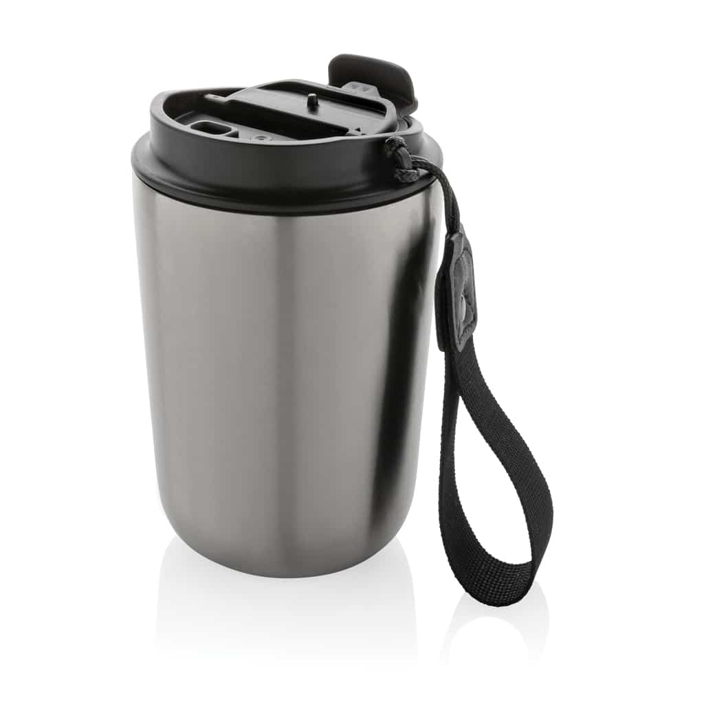 P435.022__B_1__af76de54791f4de19bac049476c104e2.jpg Mug iso en acier inoxydable recyclé RCS avec lanière Cuppa – Image 6