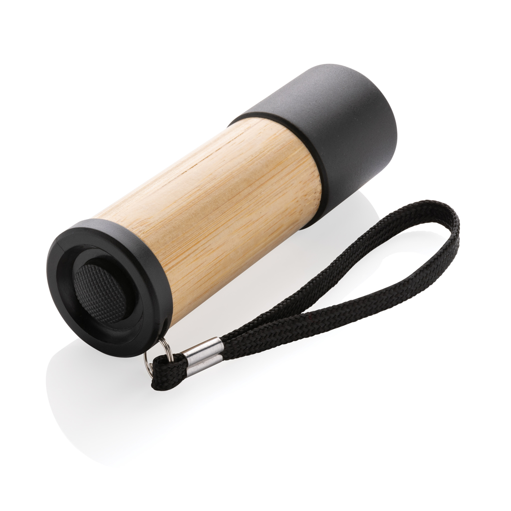 P513.379__B_2__cefba6355dcd4dce81a42c185ed6ab7a Lampe torche en bambou et plastique recyclé RCS – Image 3