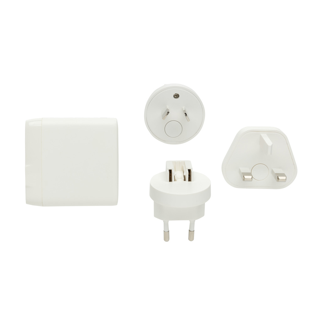 P821.0203__B_2__c22a5690ada343188dcfe817a20c832e Chargeur de voyage en plastique RCS TravelCharge Pro – Image 3