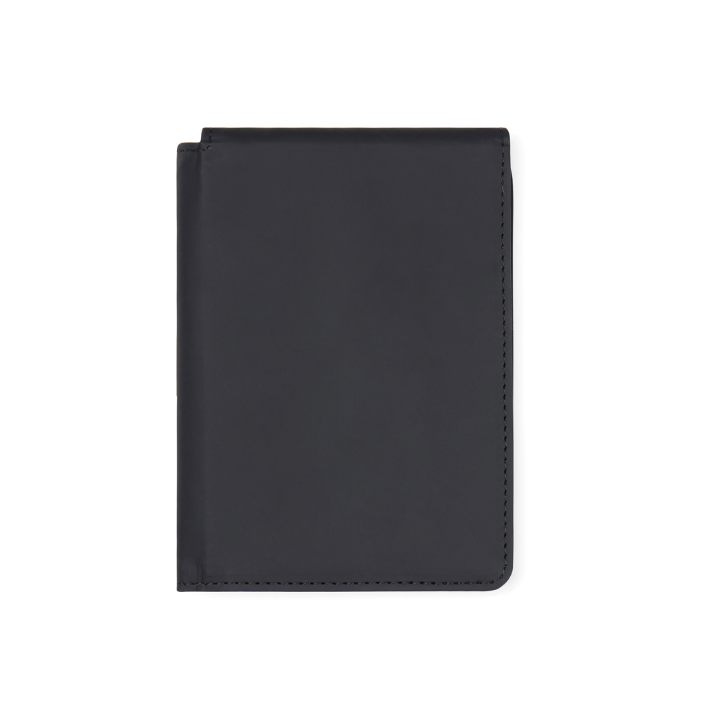 V8200101__B_1__10127f112cd84f19a3f5bb45aec2c4a2 VINGA Baltimore Etui passeport anti-RFID en PU recyclé RCS – Image 2