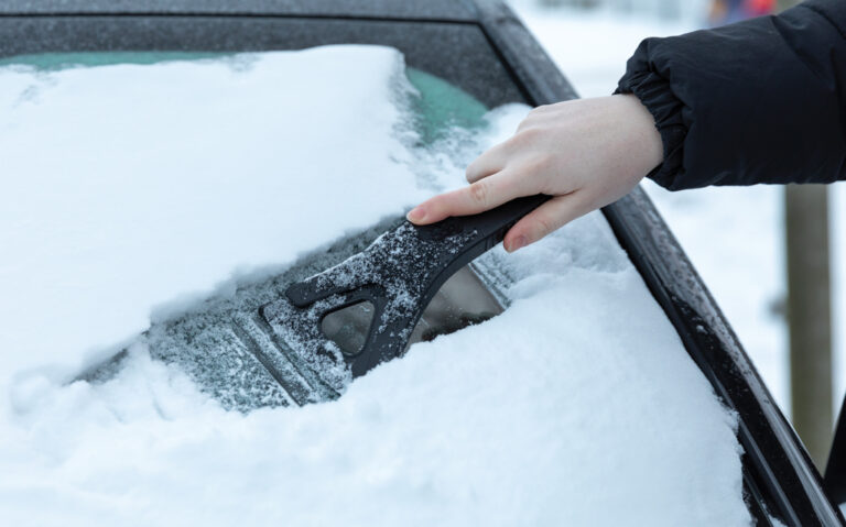 Polard RCS certified recycled plastic 3-in-1 ice scraper - Image 5