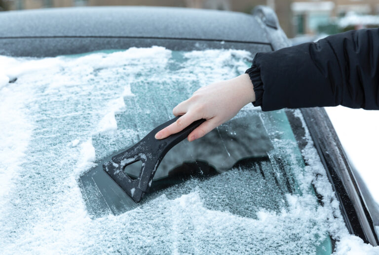 Polard RCS certified recycled plastic 3-in-1 ice scraper - Image 4