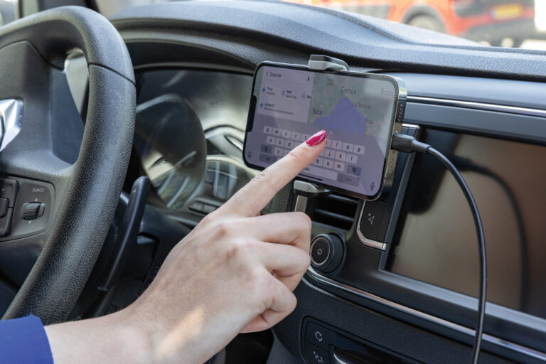 Acar RCS recycled plastic 360 degree car phone holder - Image 5