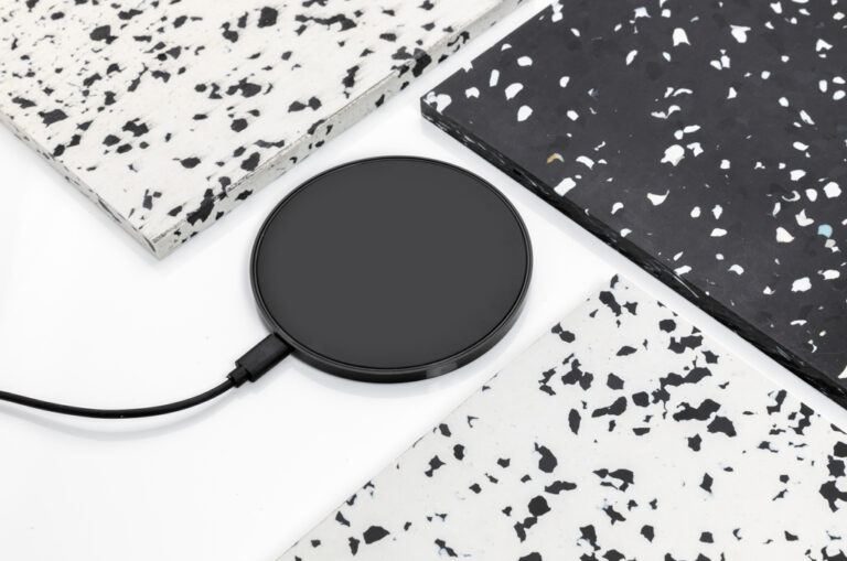 RCS standard recycled plastic 10W wireless charger - Image 8