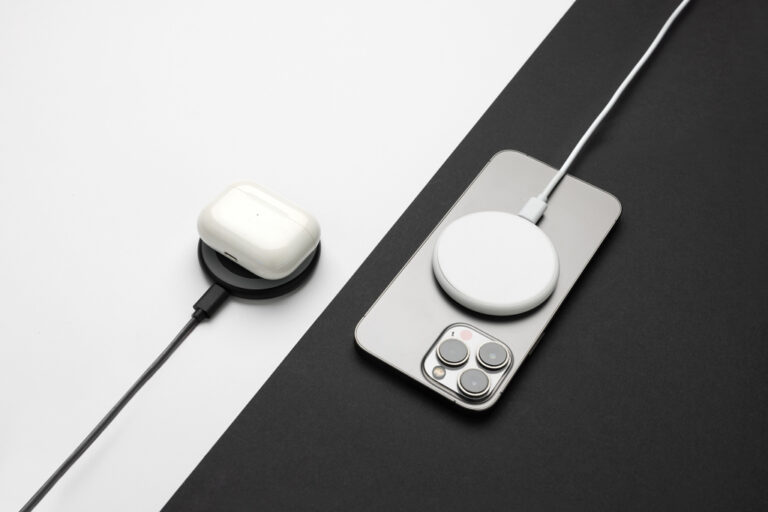Magnapad 15W RCS rplastic magnetic 3 in 1 charging pad - Image 7