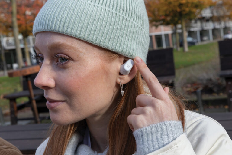 Urban Vitamin Gilroy hybrid ANC and ENC earbuds - Image 20