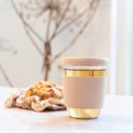 Verre 360ml avec couvercle et manchon en silicone Ukiyo – Image 10