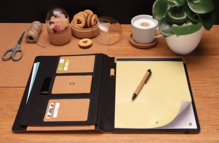 A4 cork conference folder with Deluxe pen - Image 11