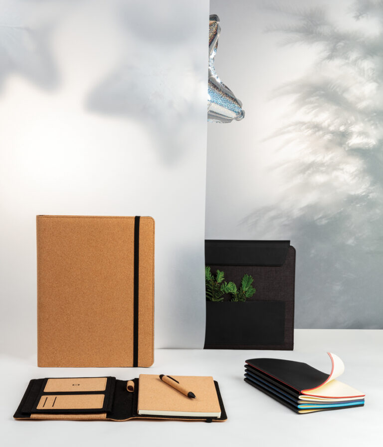 A4 cork conference folder with Deluxe pen - Image 13